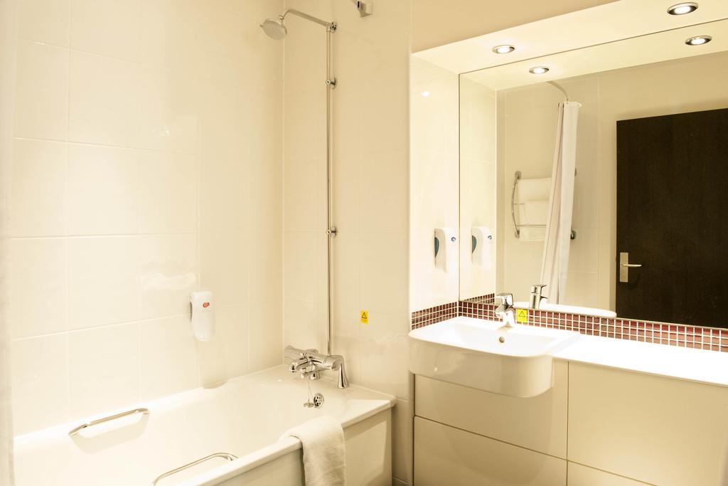 Premier Inn Manchester - 普雷斯特威奇 外观 照片